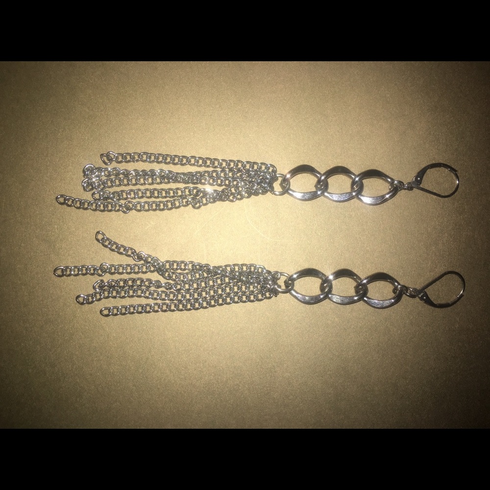 Rockin Vera gated chain dangle earrings!!!